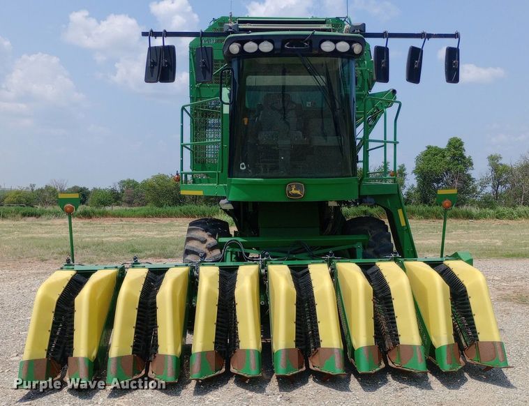 image for item NY9382 2005 John Deere 7460 cotton stripper