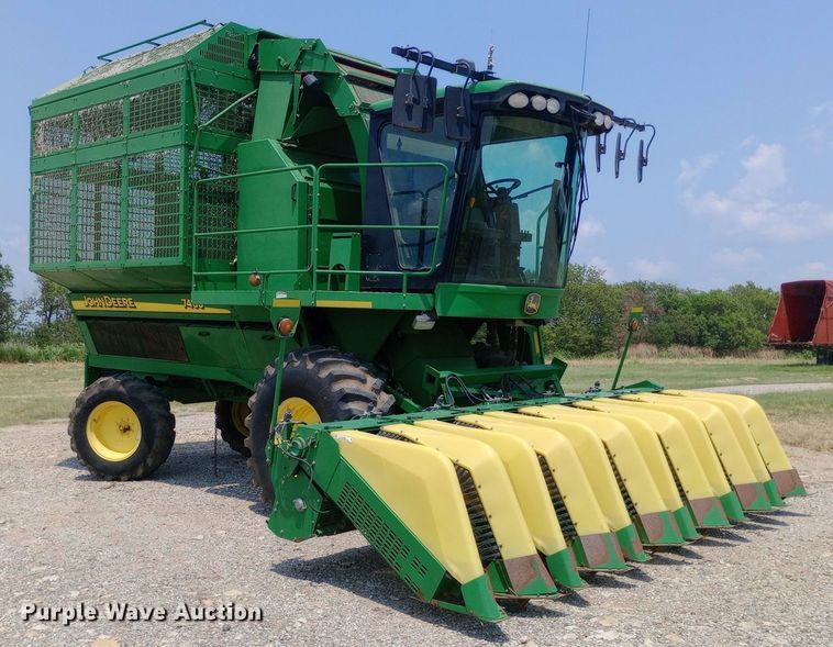 image for item NY9382 2005 John Deere 7460 cotton stripper