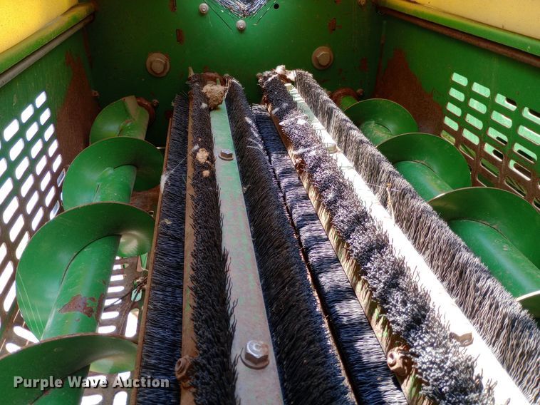 image for item NY9382 2005 John Deere 7460 cotton stripper