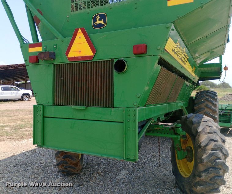 image for item NY9382 2005 John Deere 7460 cotton stripper