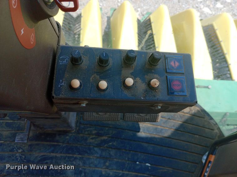 image for item NY9382 2005 John Deere 7460 cotton stripper