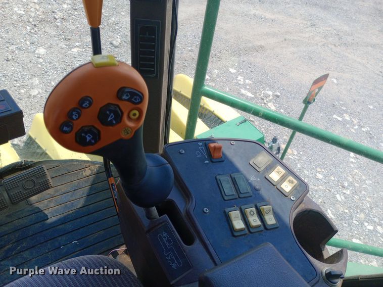 image for item NY9382 2005 John Deere 7460 cotton stripper