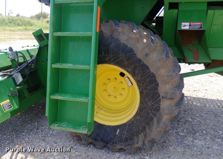 image for item NY9382 2005 John Deere 7460 cotton stripper