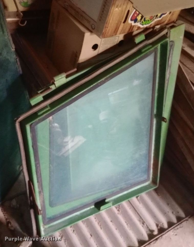 image for item NY9400 1962 John Deere 4010 tractor