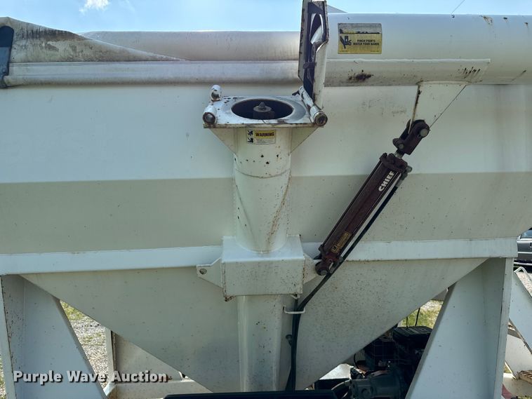 image for item OG9590 2002 Grain Weigh Par-Kan  GW-150 seed tender trailer