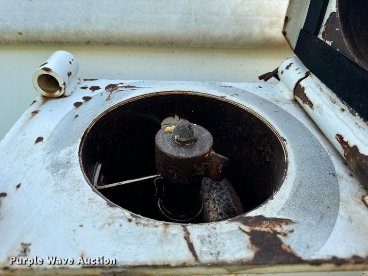 image for item OG9590 2002 Grain Weigh Par-Kan  GW-150 seed tender trailer