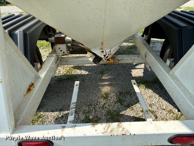 image for item OG9590 2002 Grain Weigh Par-Kan  GW-150 seed tender trailer