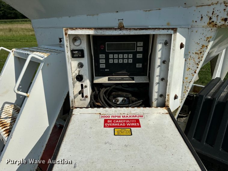 image for item OG9590 2002 Grain Weigh Par-Kan  GW-150 seed tender trailer