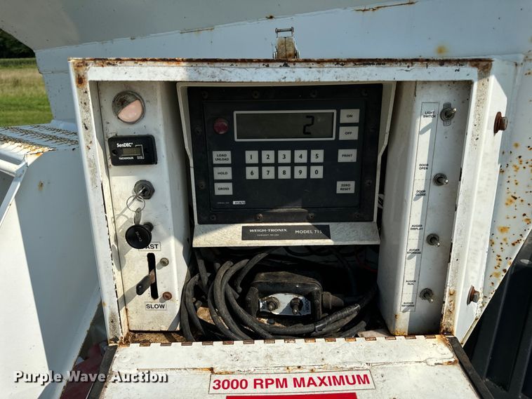 image for item OG9590 2002 Grain Weigh Par-Kan  GW-150 seed tender trailer