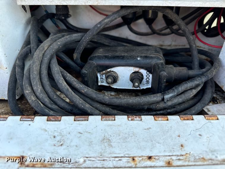 image for item OG9590 2002 Grain Weigh Par-Kan  GW-150 seed tender trailer