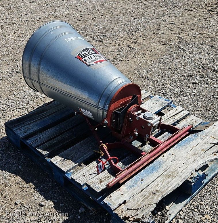 image for item OJ9756 Kasco M12 broadcast spreader