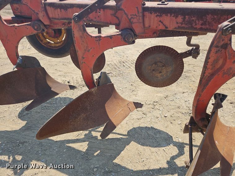 image for item OJ9779 International  ten bottom plow