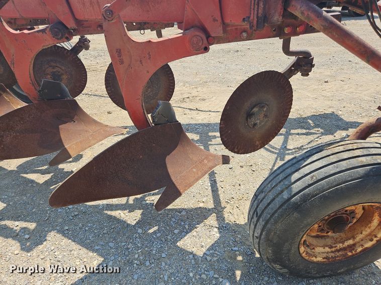 image for item OJ9779 International  ten bottom plow