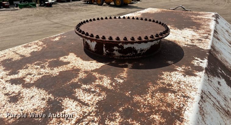 image for item OM9507 Shop built tank trailer