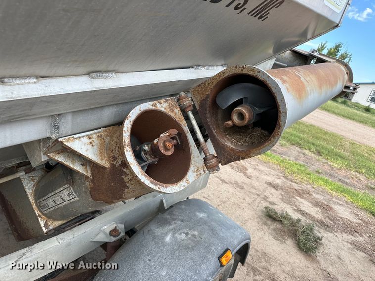 image for item OM9508 Unverferth fertilizer tender