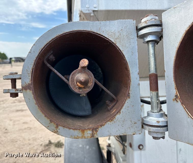 image for item OM9508 Unverferth fertilizer tender