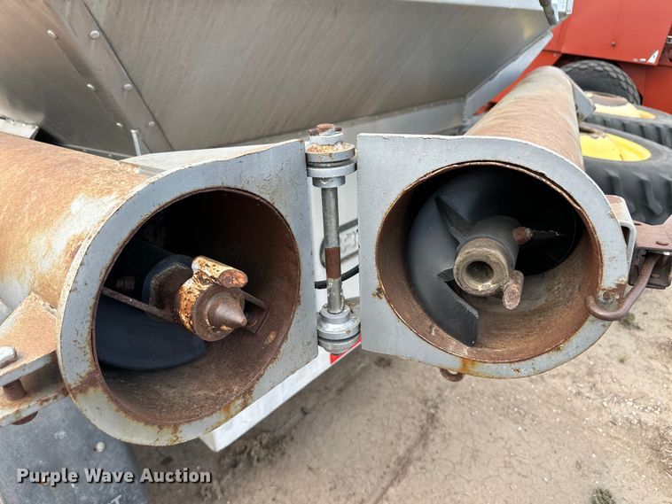 image for item OM9508 Unverferth fertilizer tender