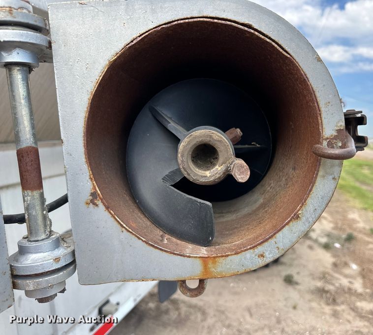 image for item OM9508 Unverferth fertilizer tender