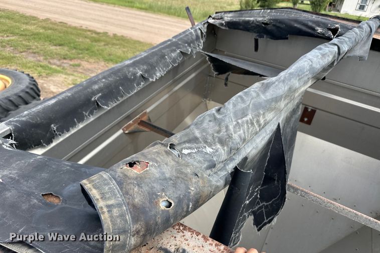 image for item OM9508 Unverferth fertilizer tender