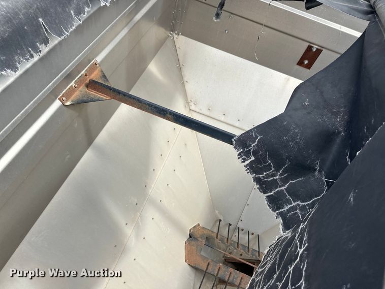 image for item OM9508 Unverferth fertilizer tender