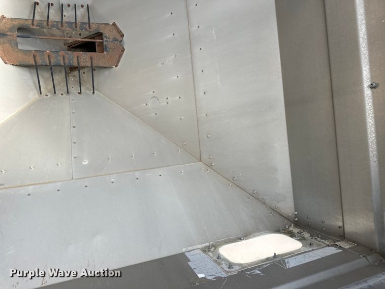 image for item OM9508 Unverferth fertilizer tender