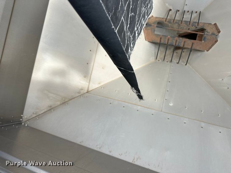 image for item OM9508 Unverferth fertilizer tender