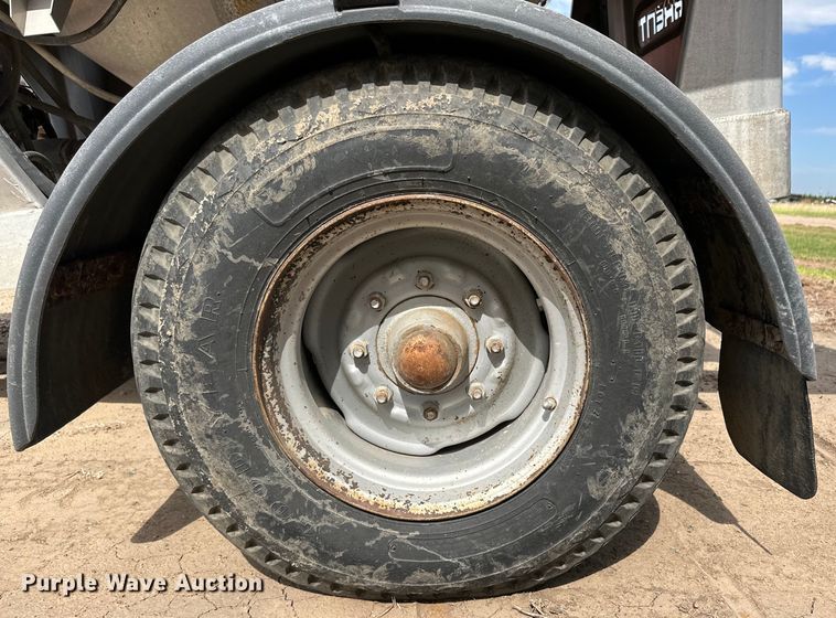 image for item OM9508 Unverferth fertilizer tender