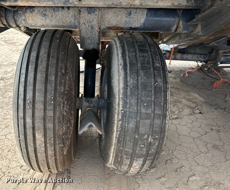 image for item OM9509 Bale accumulator