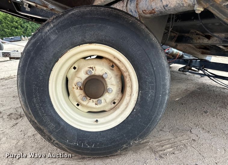 image for item OM9509 Bale accumulator