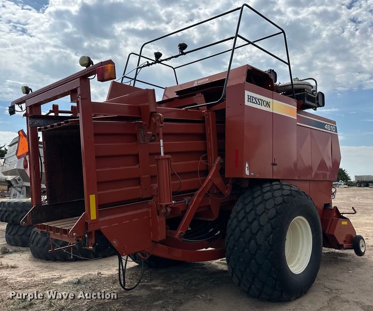 image for item OM9510 2005 Hesston 4910 large square baler