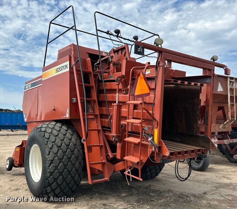 image for item OM9510 2005 Hesston 4910 large square baler