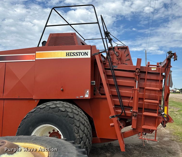 image for item OM9510 2005 Hesston 4910 large square baler