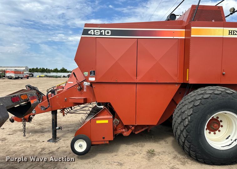image for item OM9510 2005 Hesston 4910 large square baler