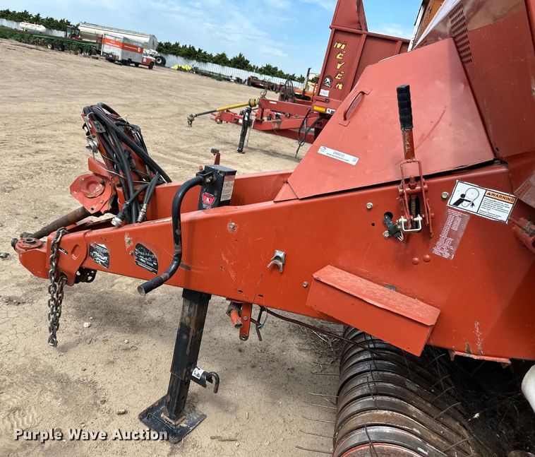 image for item OM9510 2005 Hesston 4910 large square baler