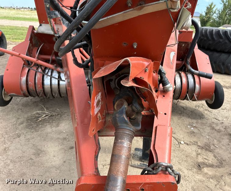 image for item OM9510 2005 Hesston 4910 large square baler