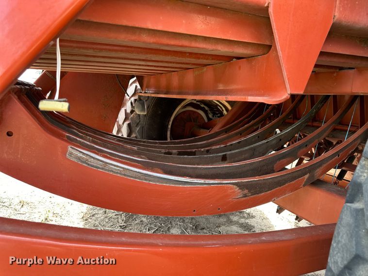 image for item OM9510 2005 Hesston 4910 large square baler