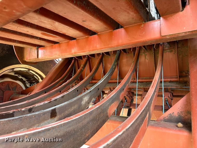 image for item OM9510 2005 Hesston 4910 large square baler