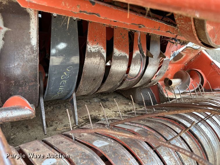 image for item OM9510 2005 Hesston 4910 large square baler