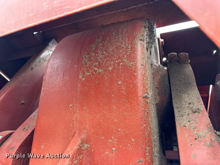 image for item OM9510 2005 Hesston 4910 large square baler