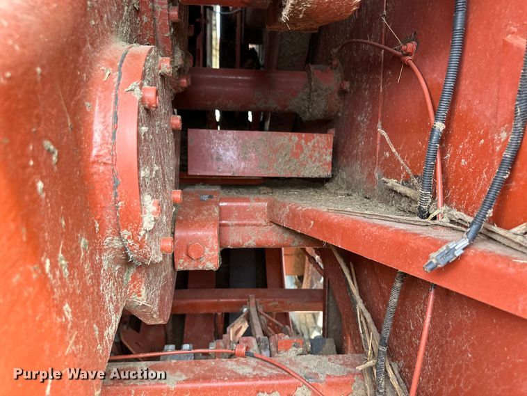 image for item OM9510 2005 Hesston 4910 large square baler