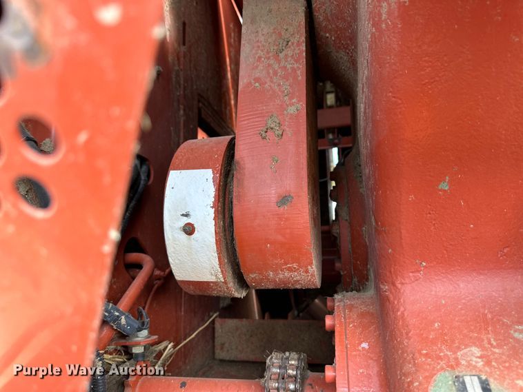 image for item OM9510 2005 Hesston 4910 large square baler