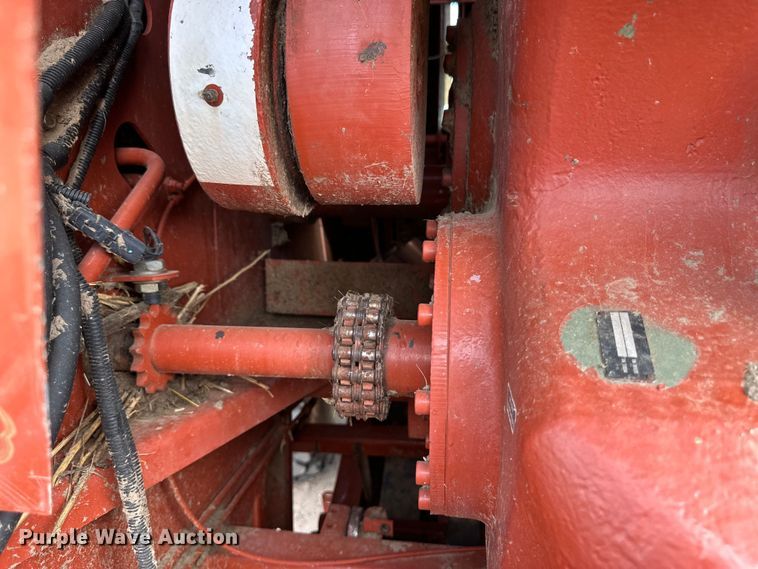 image for item OM9510 2005 Hesston 4910 large square baler