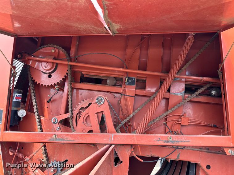 image for item OM9510 2005 Hesston 4910 large square baler