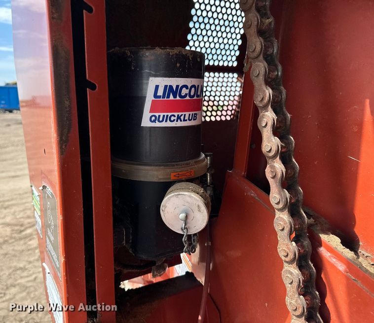 image for item OM9510 2005 Hesston 4910 large square baler