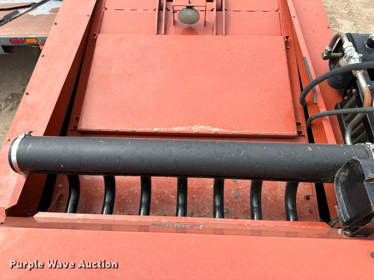 image for item OM9510 2005 Hesston 4910 large square baler