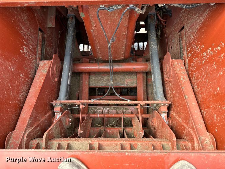 image for item OM9510 2005 Hesston 4910 large square baler