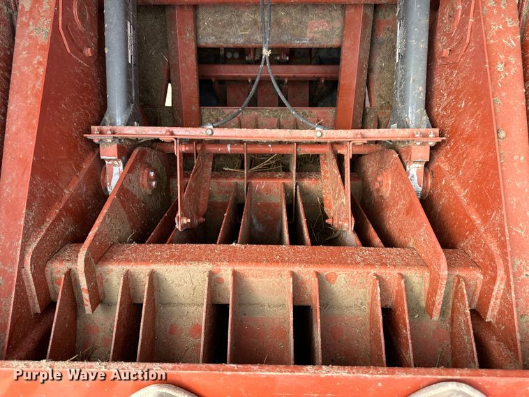 image for item OM9510 2005 Hesston 4910 large square baler