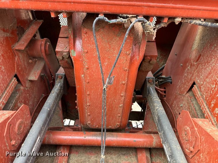 image for item OM9510 2005 Hesston 4910 large square baler