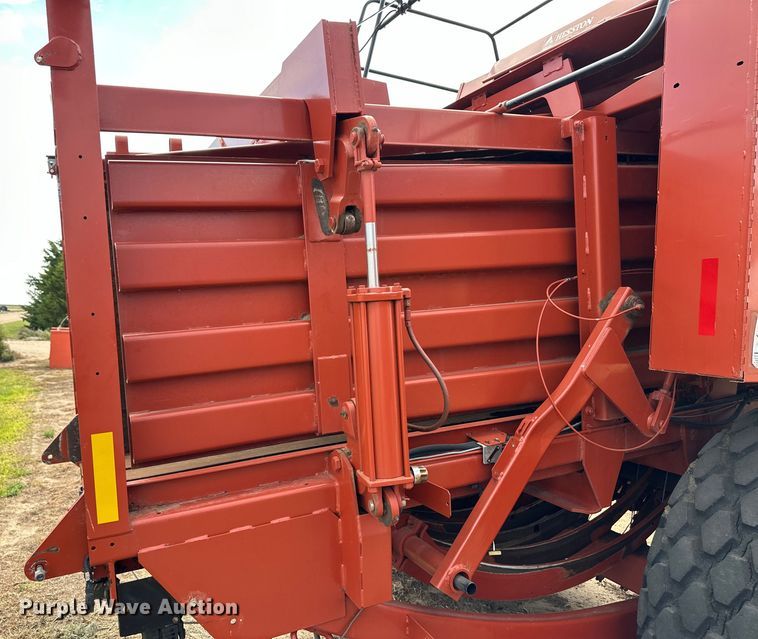 image for item OM9510 2005 Hesston 4910 large square baler
