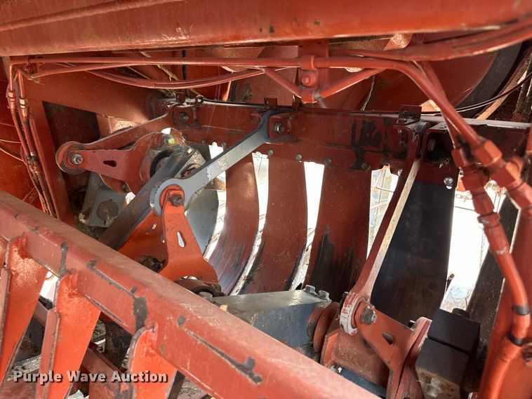 image for item OM9510 2005 Hesston 4910 large square baler